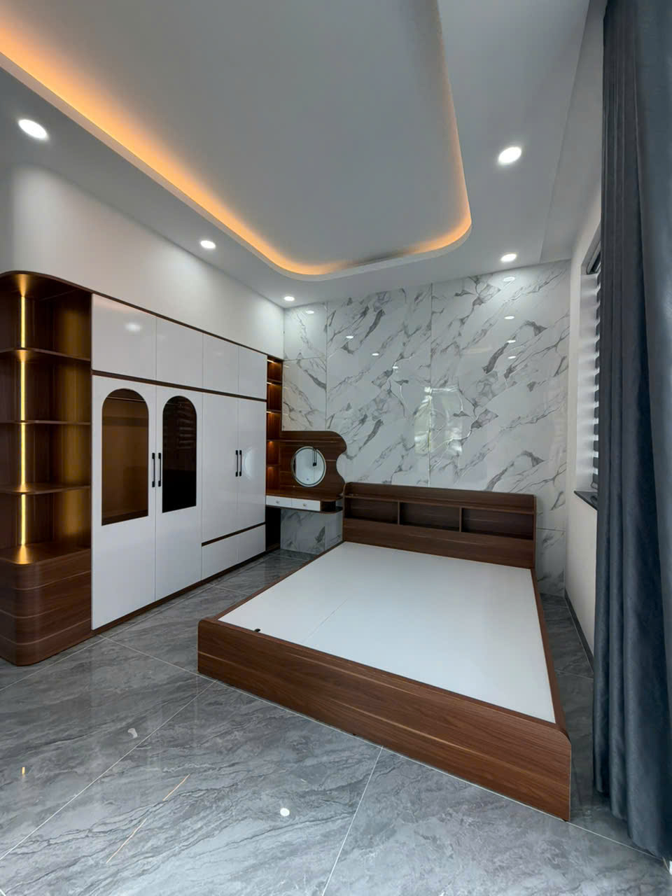 Bán nhà Dĩ An mới xây nội thất đầy đủ sổ hồng riêng ngay trung tâm Dĩ An TPHCM